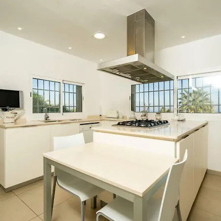 Limonero Villa *